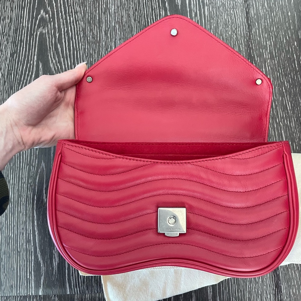 Louis Vuitton New Wave Chain Bag MM Red - Picture 6 of 13